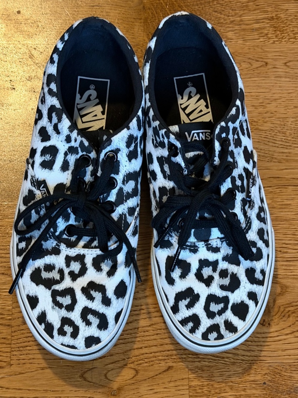 Vans Doheny Snow Leopard Black/White Women’s Classic Sneaker Size 7 - Picture 3 of 12